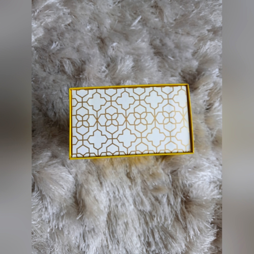 Kendra Scott Earrings - Picture 2 of 4